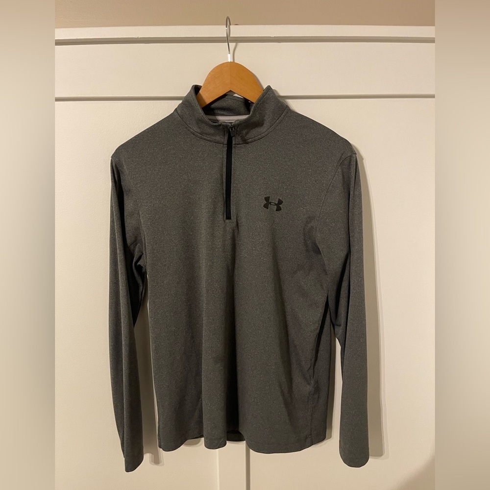 Women’s Small Under Armour 3/4 zip Grey